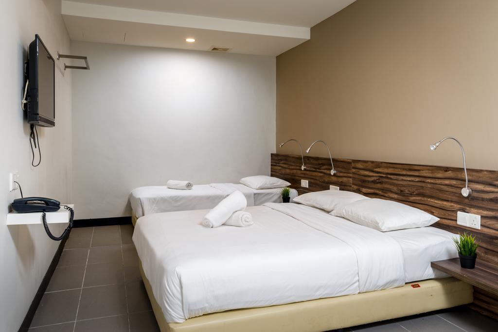 Max Hotel Subang Jaya Esterno foto